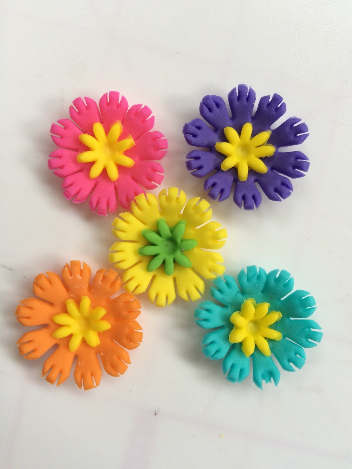 edible flowers small 36pcs 1 Hawaiian fondant flowers Etsy