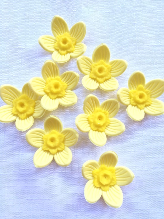 fondant flowers 1.75 light yellow daffodils edible Etsy