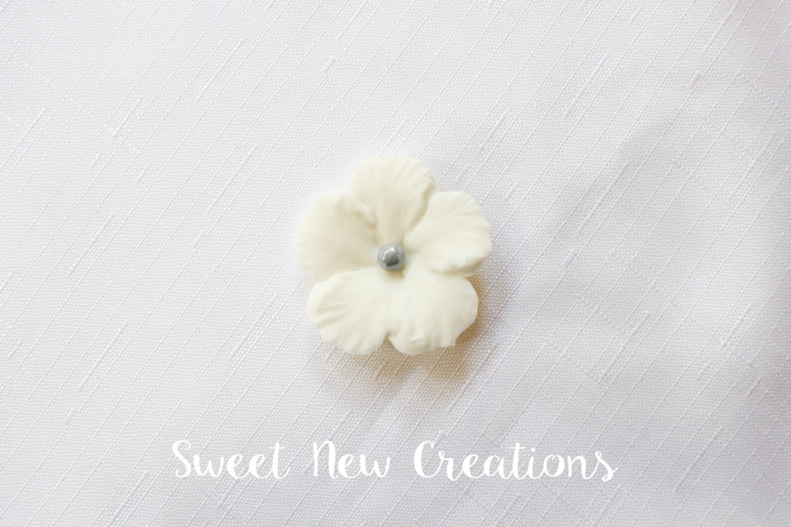 Edible flowers 2 white gray petunia fondant flowers | Etsy
