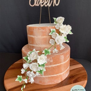 gumpaste flowers for wedding cakes/ gumpaste flowers premade/ gumpaste flowers for cake/ White rose flowers/ gumpaste roses