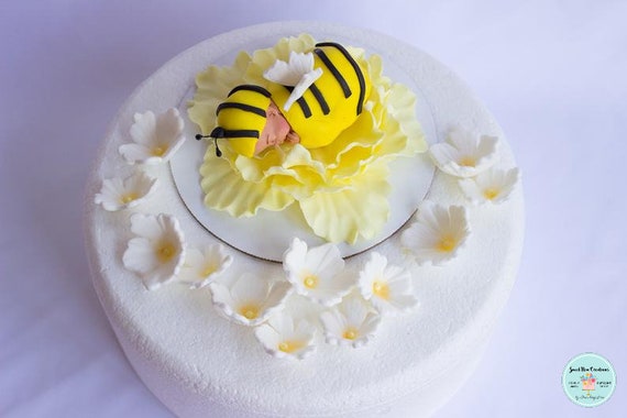 Fondant / Gum Paste Bees Cake or Cupcake Topper. Edible Bees Decoration. 