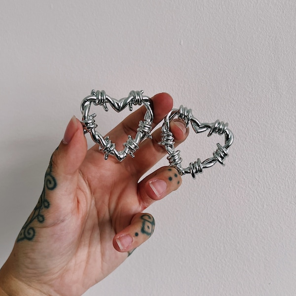 BARBEDWIRE HEART WEIGHTS