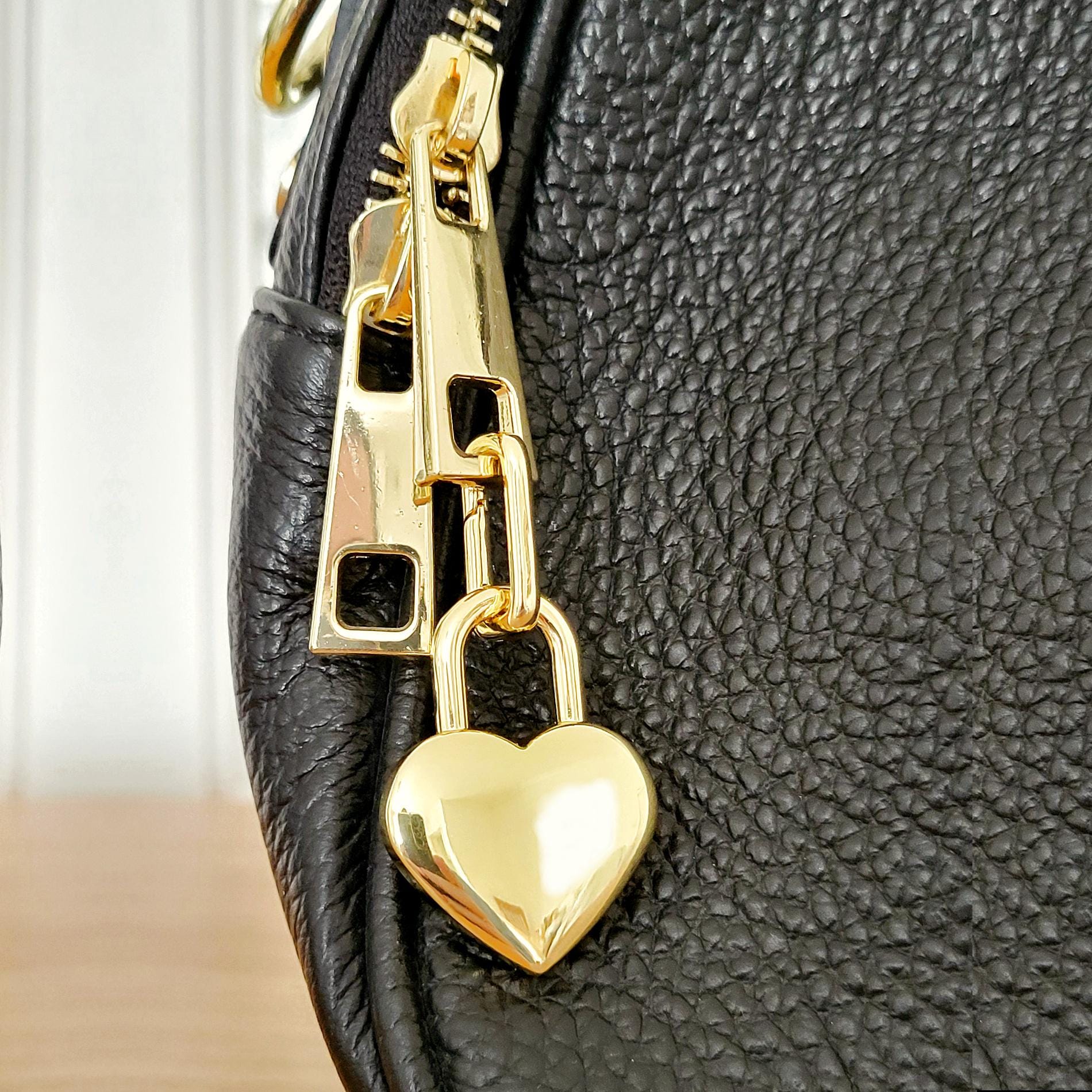 KYルイヴィトン カドゥナ LVハート バッグチャーム キーホルダー Louis Vuitton Bag Charm Heart - Etsy