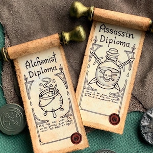 Diploma de Asesino. Diploma de Alquimista. Pergaminos en miniatura. Regalo personalizado. Imán para el refrigerador.