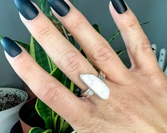 Small Quartz Point Ring, Sterling Silver Cocktail Ring, Quartz Protection Jewelry, Witch Aesthetic Jewelry, Clear Crystal Gemstone