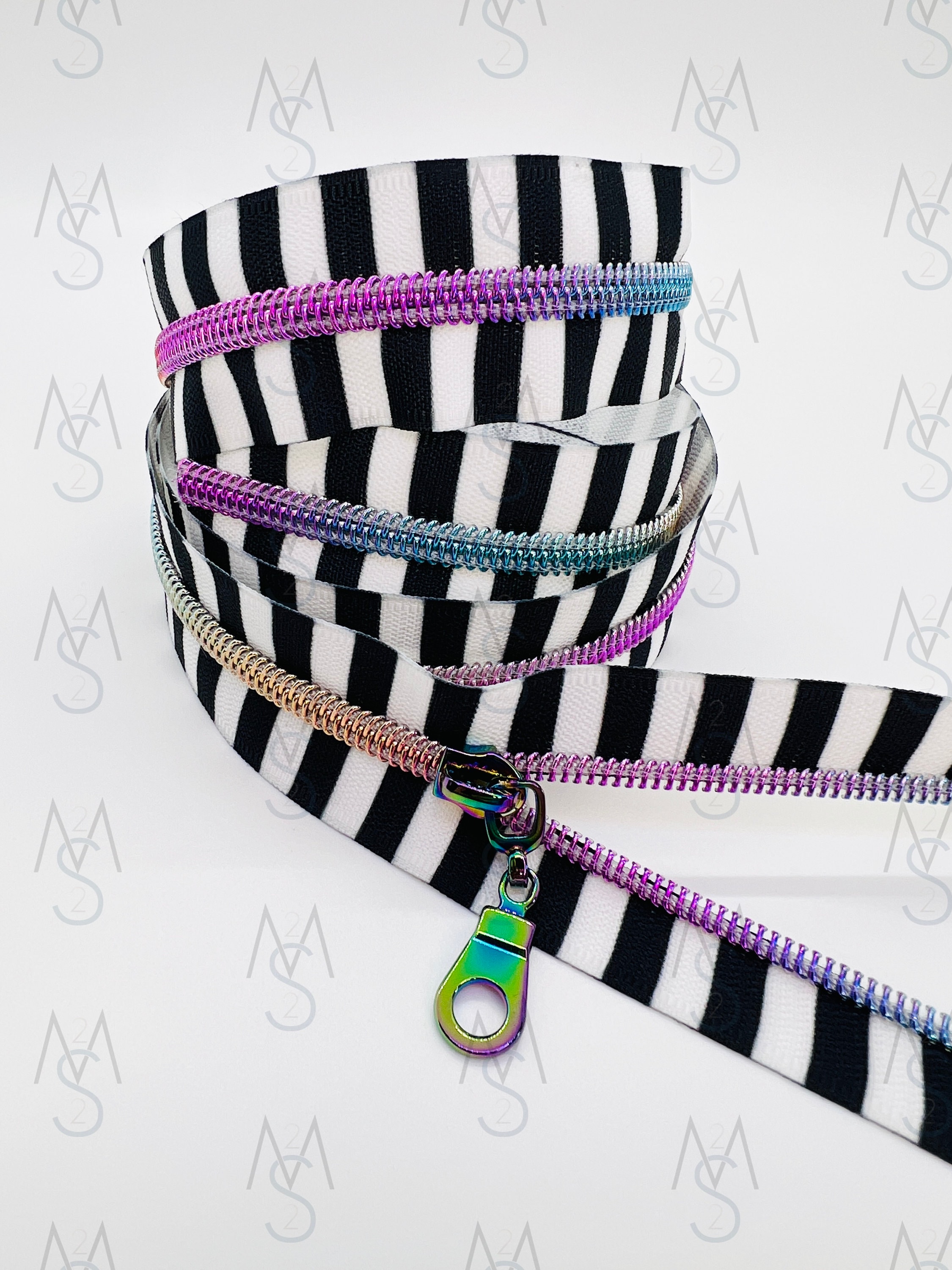 Black & White Striped Zipper By The Yard Black & White Striped Zipper By The Yard