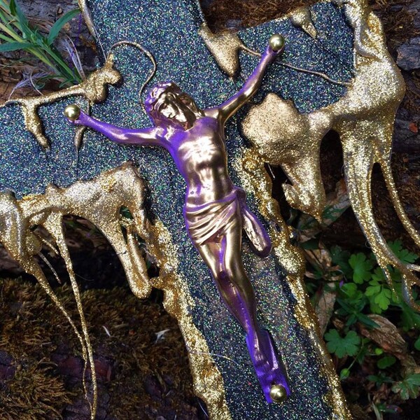 Black Gothic Grunge Kitsch Jesus Crucifix