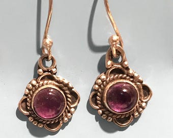 Brincos de cabochão redondos de ametista em prata esterlina - estilo vintage