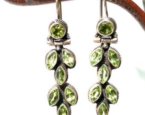 Orecchini Pendenti In Argento 925 Con Peridoto - Pietra Portafortuna Di Agosto (CZ)