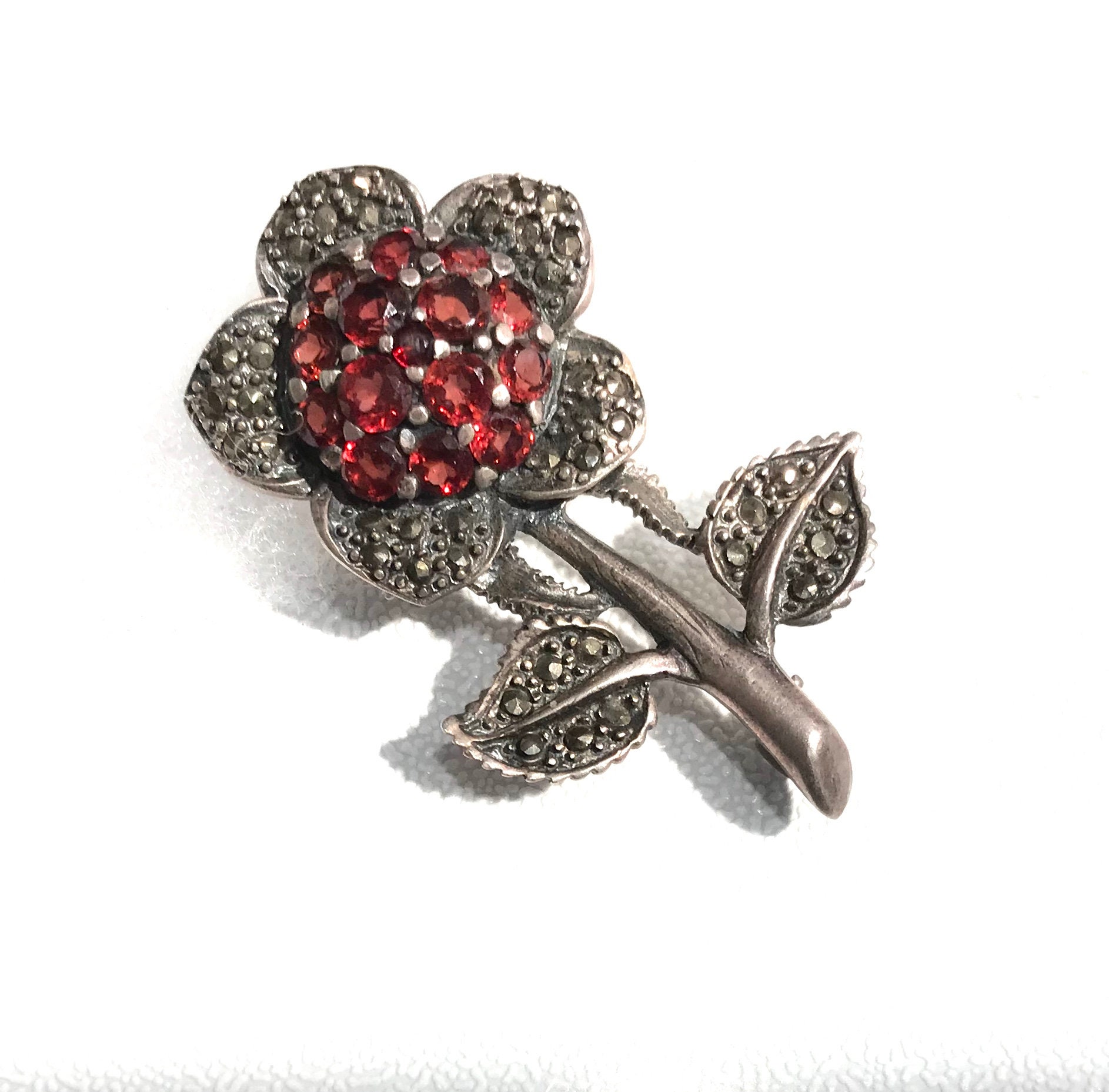 ガーネットのブローチ - Etsy 日本