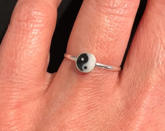 Bague délicate Yin Yang en argent sterling, taille 7,5 Feng Shui, fabriquée à la main