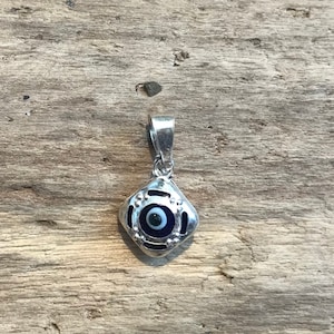 Amuleto de ojo malvado de plata esterlina: joyería protectora de cristal azul