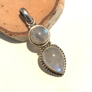 Moonstone Silver Pendant , Rainbow moonstone Jewelry , Moonstone Jewelry Silver Necklace ,