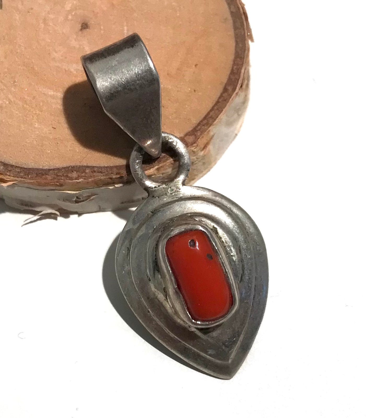 Pendentif Ancien Vers 1900 En Argent 930 - Émail, Oiseaux, Corail Et Pierre - Ancienne Broche Transformée