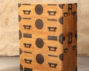 アンティーク日本の着物箪笥 — 桐ノ木、1920年、大正時代 (SKU: 25 M