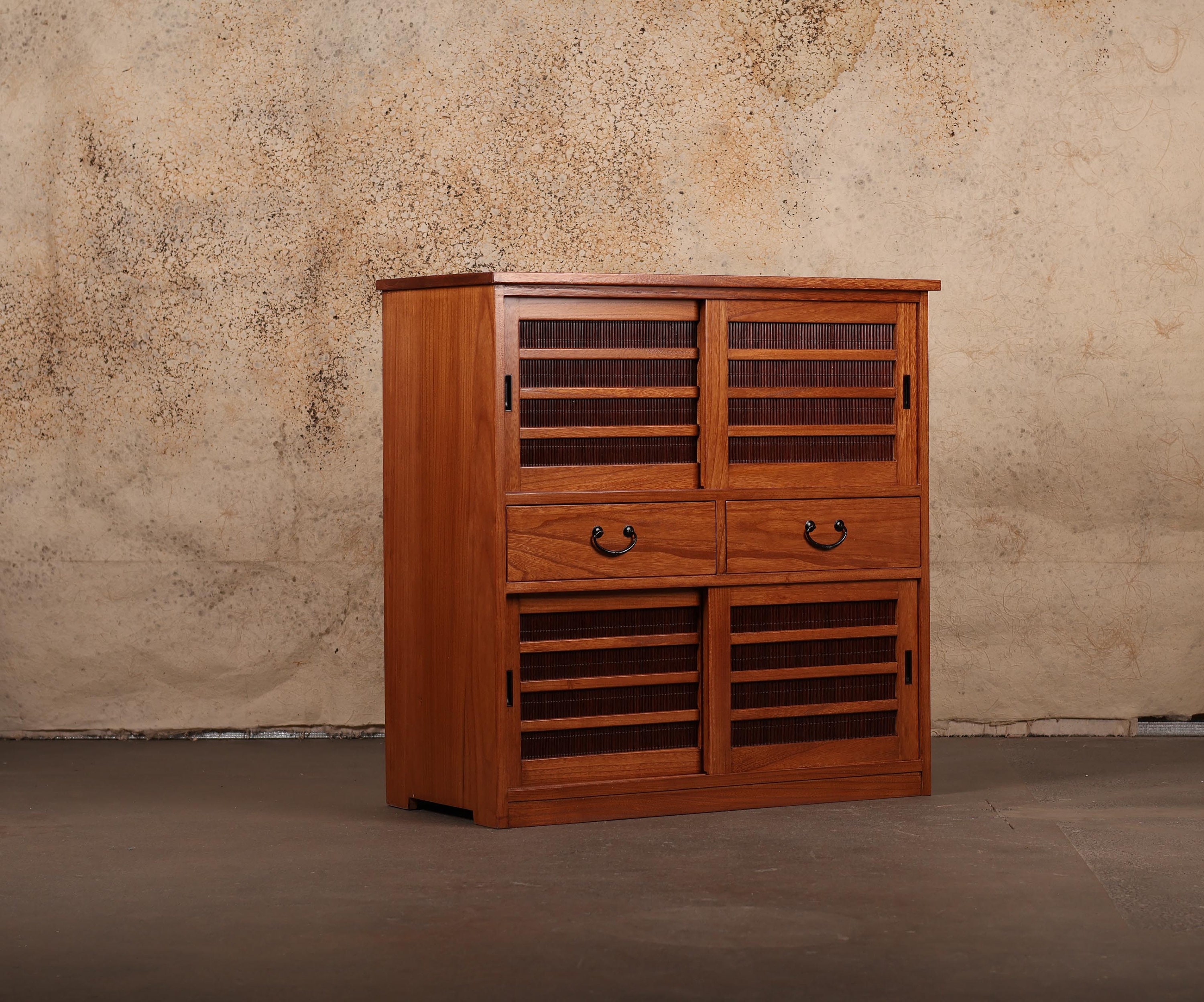 Japanese style kiri wood shoe chest, tansu, getta bako. (KB50)