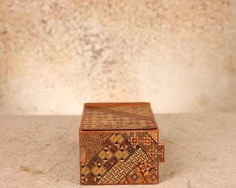 Vintage Japanese Yosegi-Zaiku Himitsu-Bako Secret Puzzle Box, Early Showa (1927-1945) | SKU: 26M-803-1