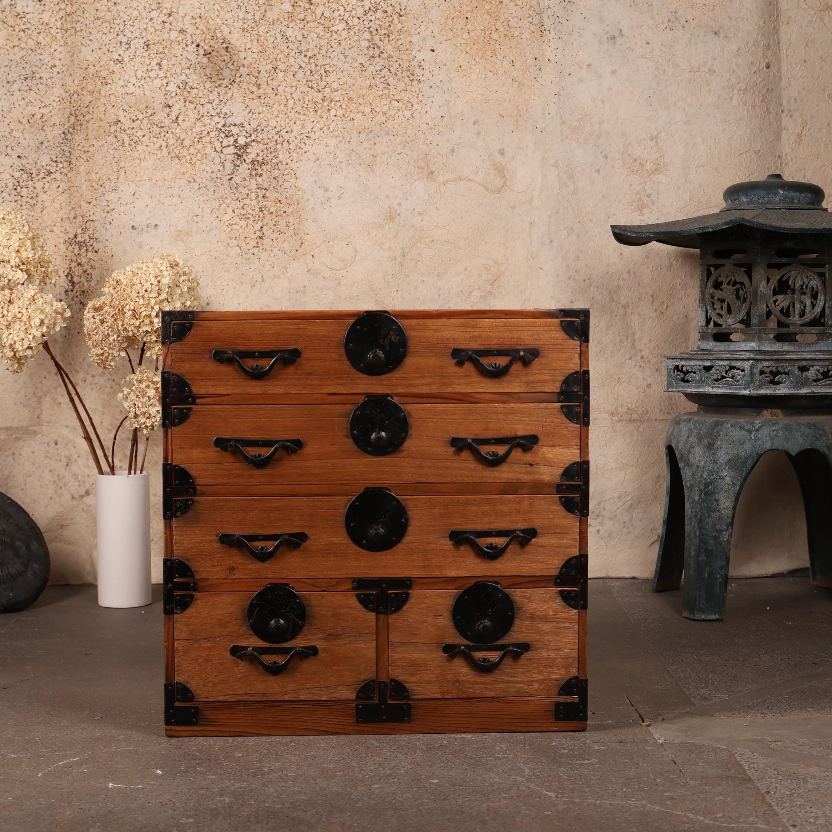 アンティークの小箪笥 - 小さな桐材のチェスト、1880年、明治時代 (SKU