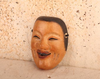 木彫りと漆塗りの能面「翁」 - Etsy 日本