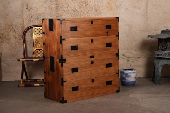 年代物　桐箪笥　着物箪笥 アンティーク日本の着物 伊匠桐箪笥 — 1920年、大正時代 (SKU: 25 M