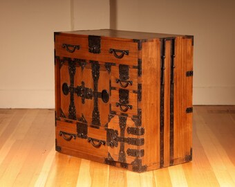 Antique Japanese Choba Tansu Merchant Chest with hidden compartment (23M-D101)