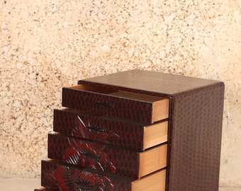 漆塗り引き出し箱 鎌倉彫牡丹(24A-710-2) - Etsy 日本