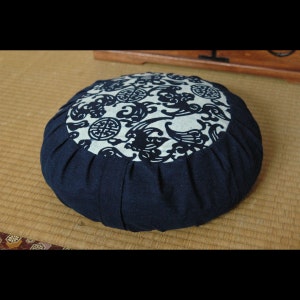 Zafu, handmade meditation cushion, with buckwheat hull. (ZAFU004)