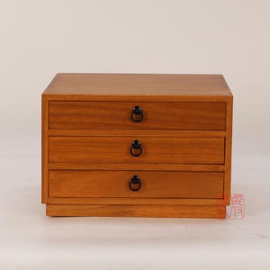 Japanese style jewelry box, hand made with solid kiri wood. (KB11)