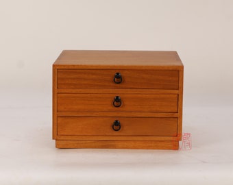 Japanese style jewelry box, hand made with solid kiri wood. (KB11)