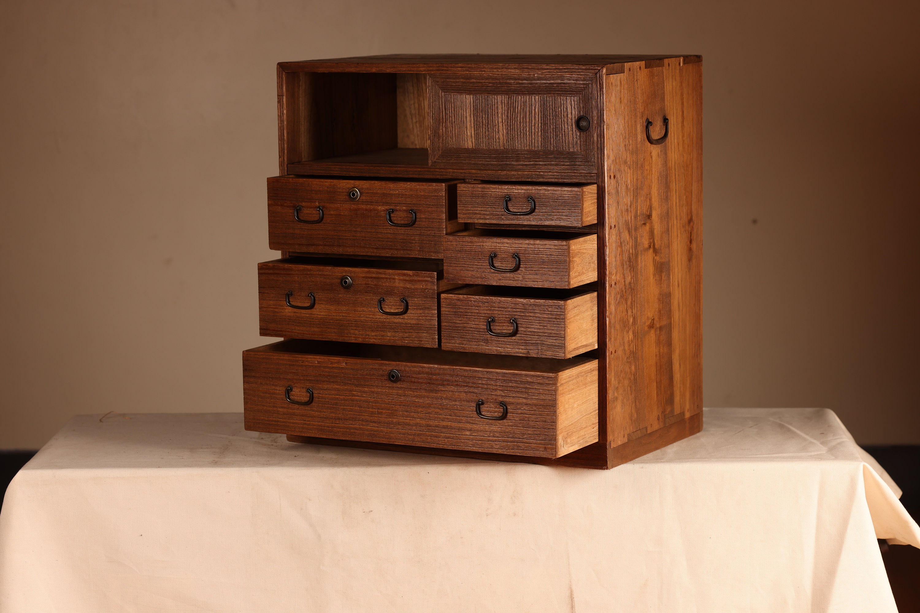 12/12まで‼︎伝統的　和タンス ヴィンテージ和古箪笥 (23F-G12-A) - Etsy 日本