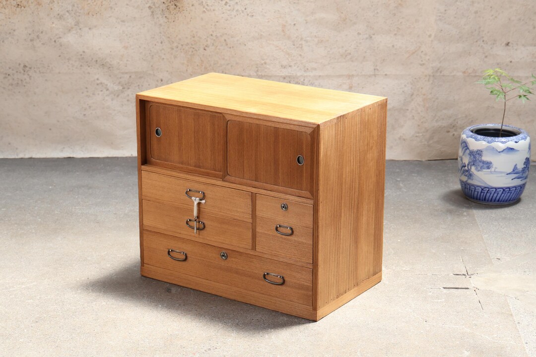 伝統的な日本の木製箪笥 ヴィンテージ 日本製 古箪笥 小型チェスト (25 M-G305) - Etsy 日本