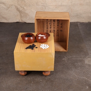 木製 19路 囲碁盤 Vintage Japanese Go board Vintage Japanese Go Board Set, Slate & Clam Shell Stones (25M-344