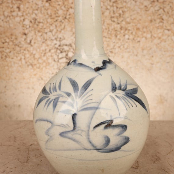 Vintage Japanese Flower Vase, 1946 - 1965 (mid Showa) | SKU: 26M