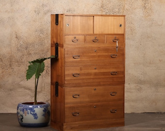 アンティーク日本の着物 伊匠桐箪笥 — 1920年、大正時代 (SKU: 25 M