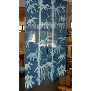 traditional linen noren, door way curtain. bamboo on blue. (WE11-31) 35"W x 59"L