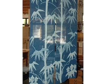 traditional linen noren, door way curtain. bamboo on blue. (WE11-31) 35"W x 59"L