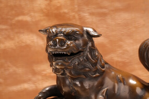 地球儀に寄りかかるアンティーク鉄製獅子（24A-86） - Etsy 日本