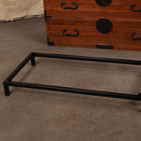 metal stands, for our tansus