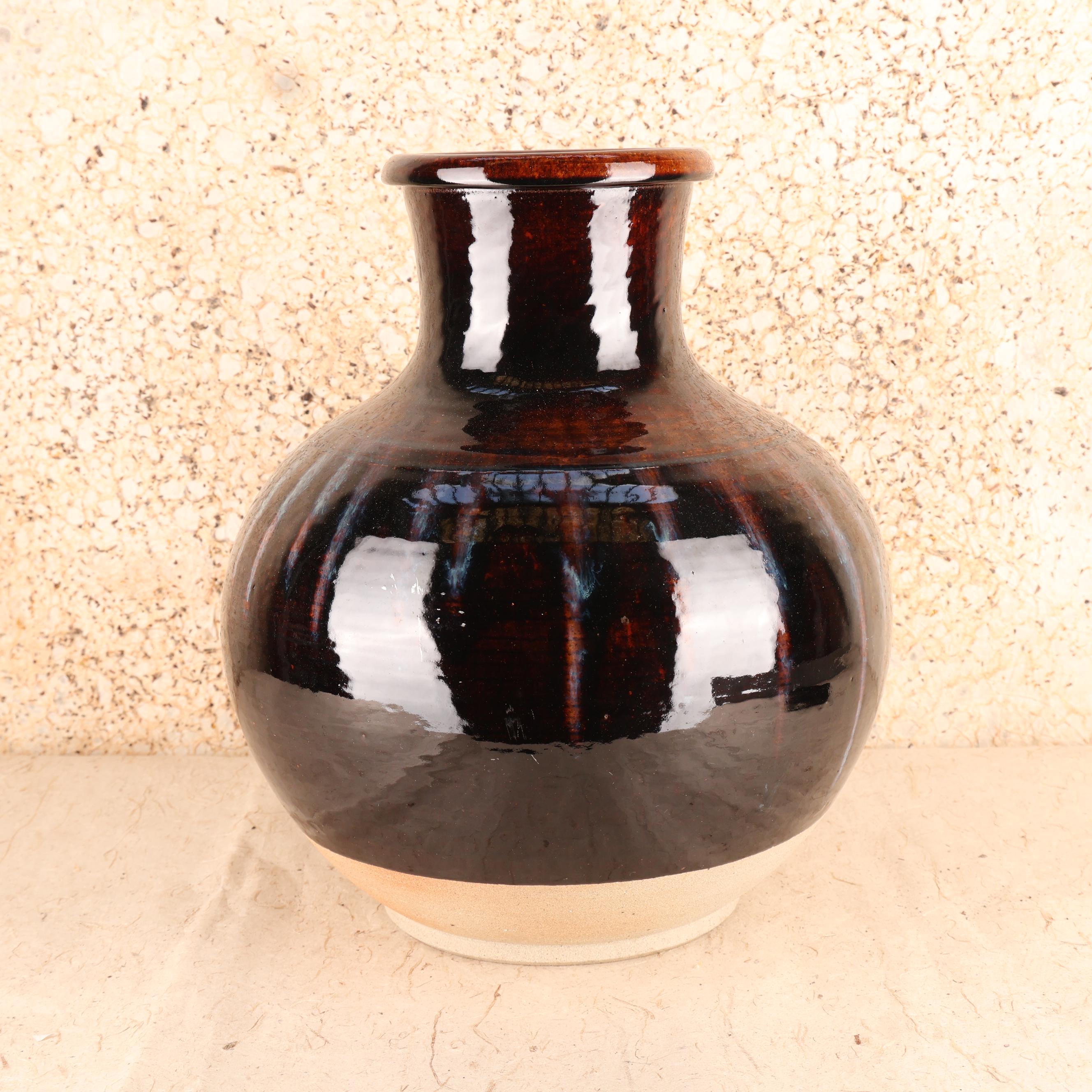 ヴィンテージ ブラック陶器 水差し 花瓶 昭和レトロ ヴィンテージ 日本製陶器花瓶、昭和時代（20世紀中頃）（SKU: 25S-790