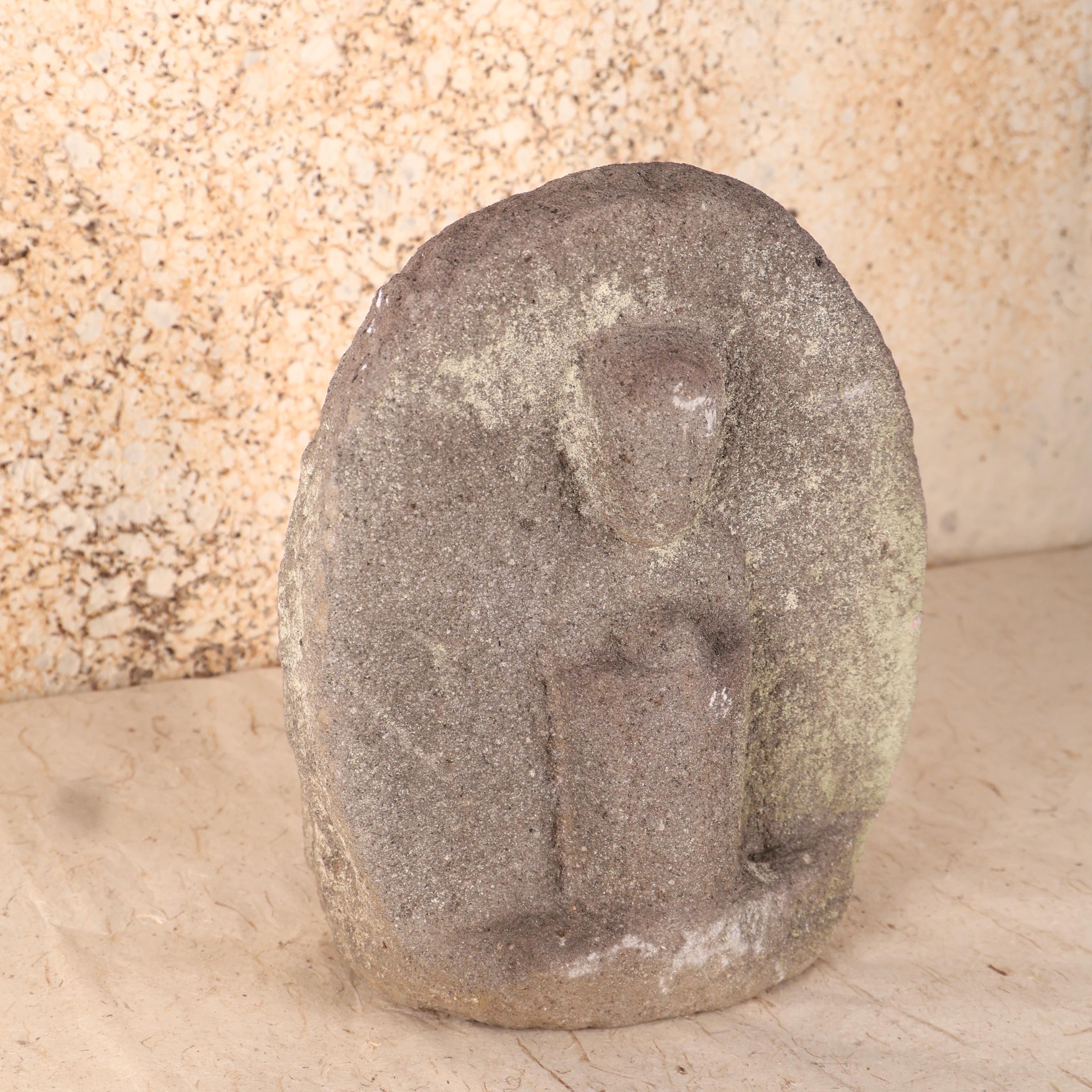 日本のアンティーク石仏地蔵菩薩「地蔵菩薩」 — 石製、1880年、明治