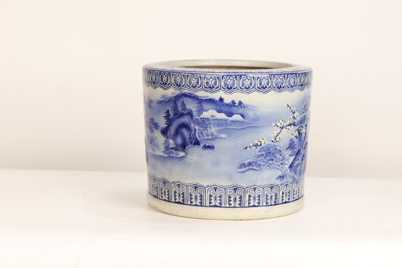 Vintage Japanese Seto Hibachi Blue and White 24A-180 image 3