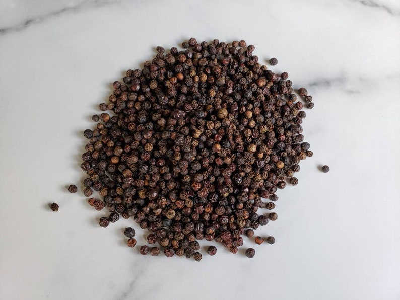 Organic Black Peppercorns Dried Herbs Bulk image 1