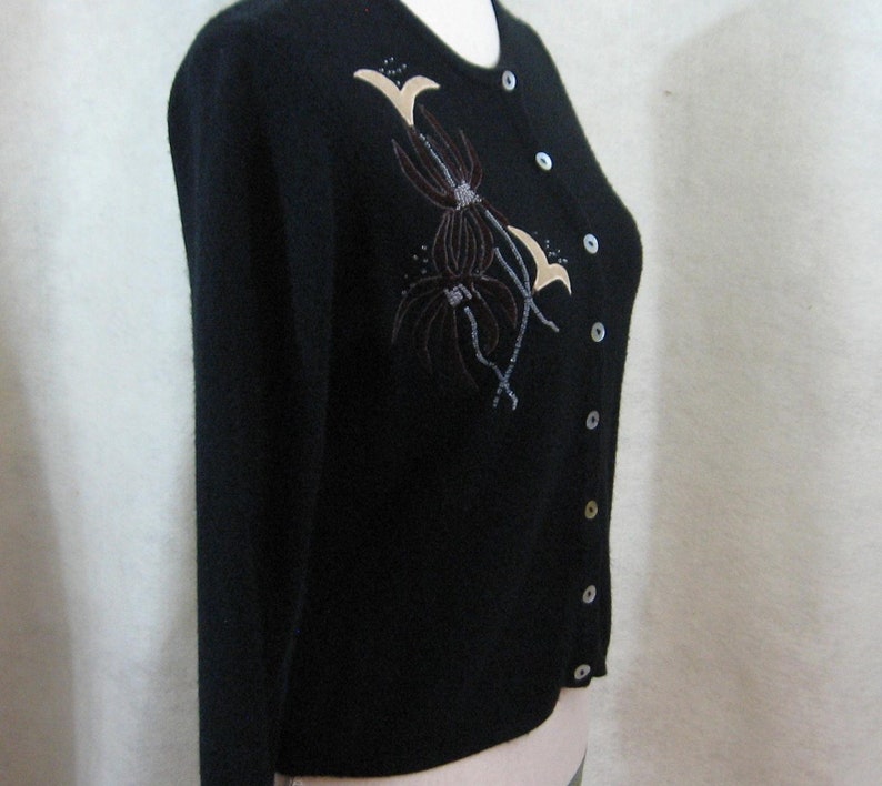 Free People Vintage Embellished Sweater with Applique Design Bild 5