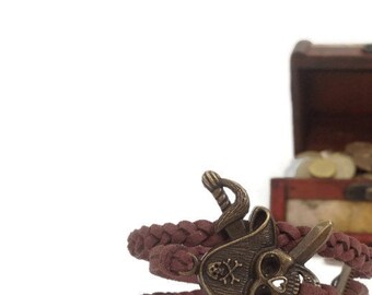 Pirate charm bracelet Halloween charm bracelet Jolly Roger bracelet Halloween party bracelet Scull charm bracelet Pirate halloween bracelet