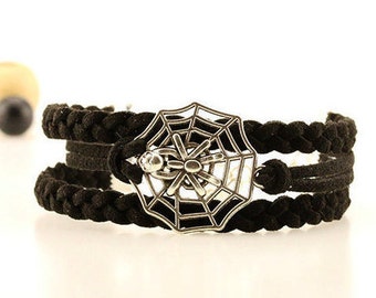Silver spider bracelet Spiderweb jewelry Creepy crawler bracelet Black spider bracelet Halloween accessorie wrist band Spider horror jewelry