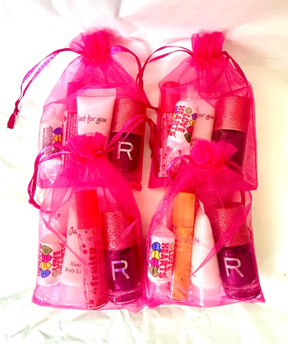 Gift bag ideas for teenage girl cheap