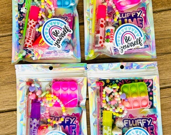 Girls pre filled Birthday party favours, cute goodie bags,lip balm,Fidget ,stickers sweets, gifts for younger older girls.