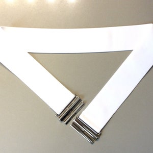 Fashion white elastic waist belt. Size 2&quot;. buckle in different colors