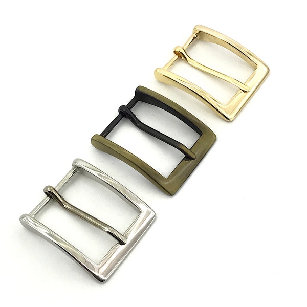 Belt buckle, size 1 3/8". Solid metal in a very strong zinc alloy. Suitable for bags, shoulder bags and footwear.