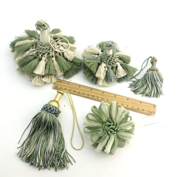 Tassels matching color ivory green,Merry Christmas gift made in italy ,home decor,christmas tree decoration vintage curtains tieback family